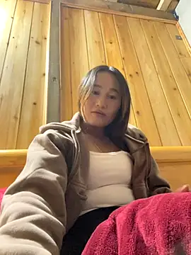 Snapshot of phungtiti chatting on 11.29.25 phungtiti online show from 11.29.25