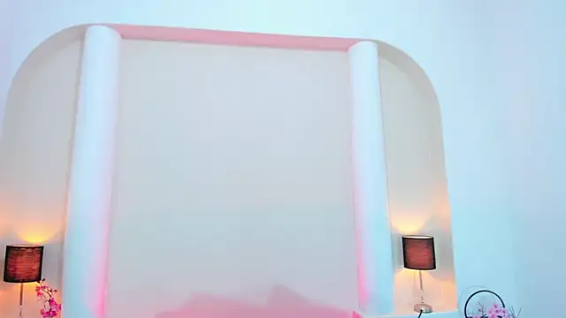 Snapshot of alise_rouse chatting on 05.18.26 alise rouse online show from 05.18.26