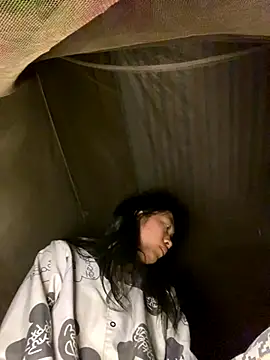 EmLy02 online show from 09.10.25