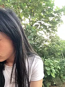 EmLy02 online show from 10.18.25