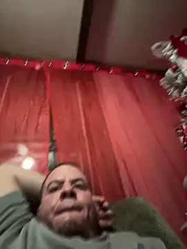 Snapshot of kev0n2389 chatting on 12.15.25 kev0n2389 online show from 12.15.25