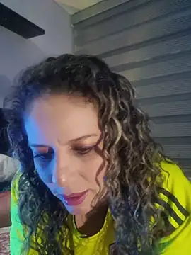 Snapshot of Nina_vallon chatting on 06.25.26 Nina vallon online show from 06.25.26