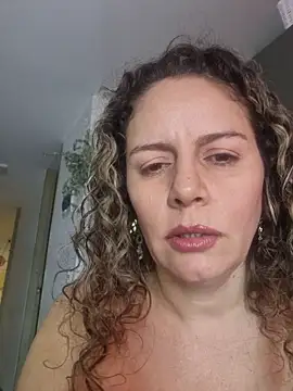 Snapshot of Nina_vallon chatting on 06.27.26 Nina vallon online show from 06.27.26
