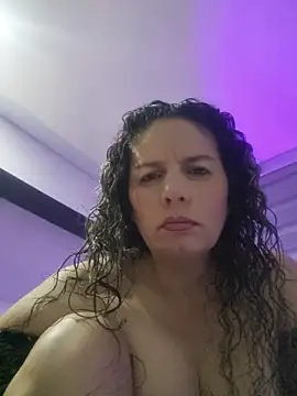 Snapshot of Nina_vallon chatting on 07.17.26 Nina vallon online show from 07.17.26
