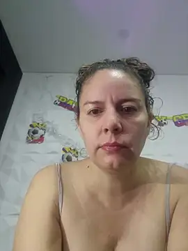 Snapshot of Nina_vallon chatting on 07.22.26 Nina vallon online show from 07.22.26