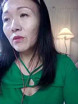 Snapshot of Joanna1122 chatting on 12.04.25 Joanna1122 online show from 12.04.25