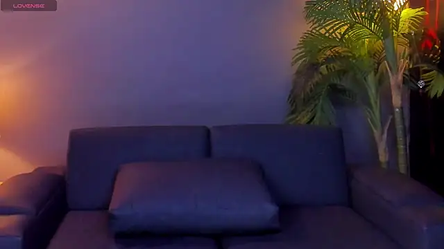 Snapshot of dennis_cox1 chatting on 10.30.25 dennis cox1 online show from 10.30.25