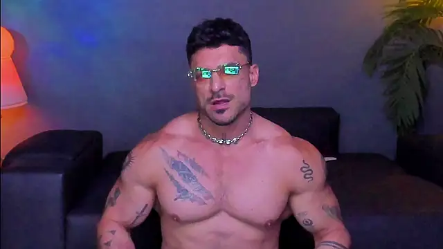 Snapshot of dennis_cox1 chatting on 11.11.25 dennis cox1 online show from 11.11.25