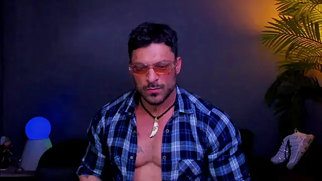 Snapshot of dennis_cox1 chatting on 11.18.25 dennis cox1 online show from 11.18.25