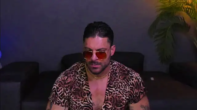 Snapshot of dennis_cox1 chatting on 11.22.25 dennis cox1 online show from 11.22.25