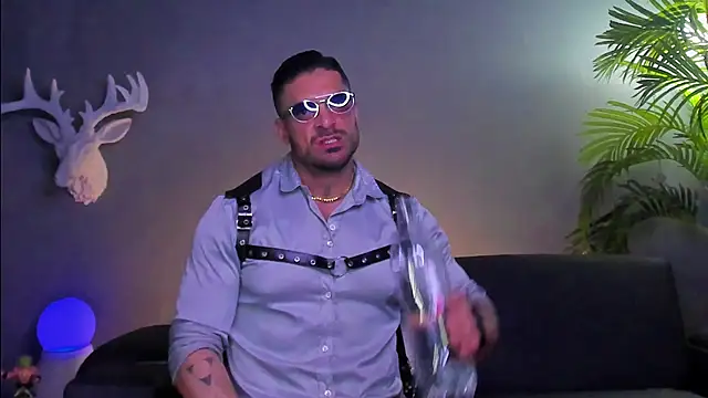 Snapshot of dennis_cox1 chatting on 12.14.25 dennis cox1 online show from 12.14.25