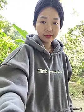 Miumieu online show from 11.29.25