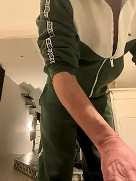 Snapshot of AZOPMOB18999 chatting on 12.03.25 AZOPMOB18999 online show from 12.03.25