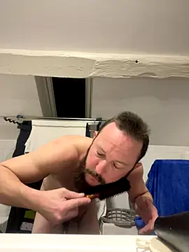 Snapshot of AZOPMOB18999 chatting on 12.18.25 AZOPMOB18999 online show from 12.18.25