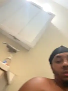 Kingstrokezxx online show from 11.26.25