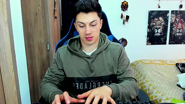 Snapshot of javiersexymann chatting on 12.13.24 javiersexymann online show from 12.13.24