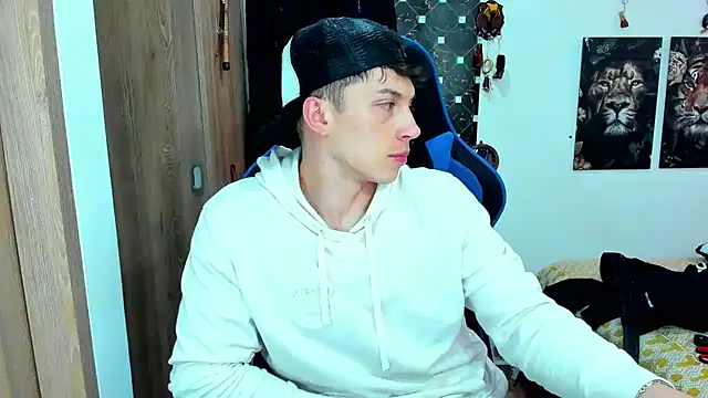 Snapshot of javiersexymann chatting on 12.16.24 javiersexymann online show from 12.16.24