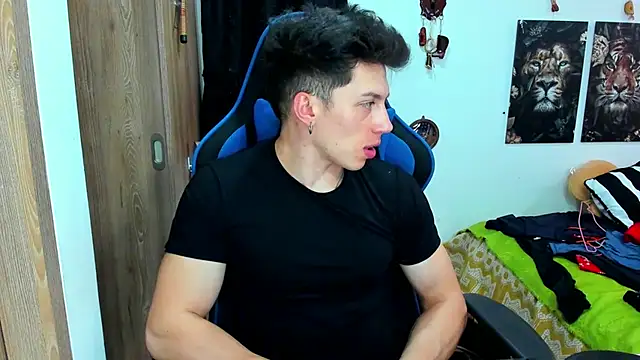 Snapshot of javiersexymann chatting on 12.21.24 javiersexymann online show from 12.21.24