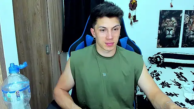 Snapshot of javiersexymann chatting on 02.11.25 javiersexymann online show from 02.11.25