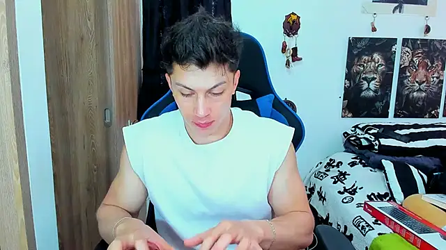 Snapshot of javiersexymann chatting on 02.14.25 javiersexymann online show from 02.14.25