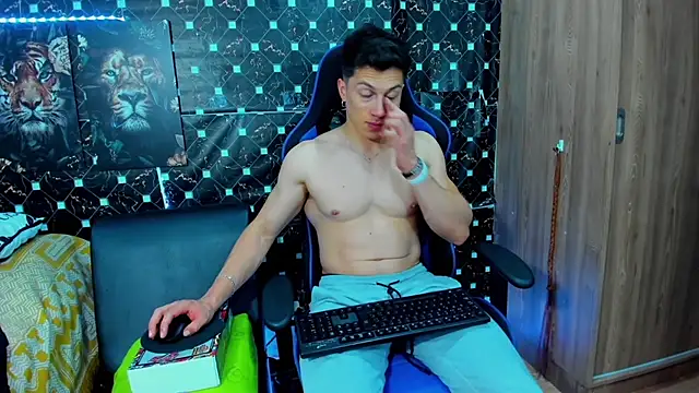 Snapshot of javiersexymann chatting on 09.28.25 javiersexymann online show from 09.28.25