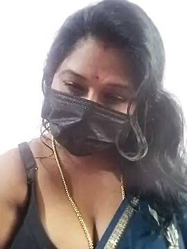 Snapshot of chaitara-reddy chatting on 09.15.25 chaitara-reddy online show from 09.15.25