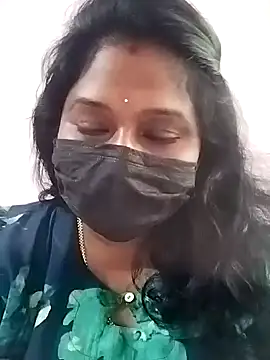 Snapshot of chaitara-reddy chatting on 09.19.25 chaitara-reddy online show from 09.19.25