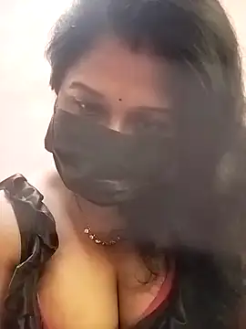 Snapshot of chaitara-reddy chatting on 10.09.25 chaitara-reddy online show from 10.09.25