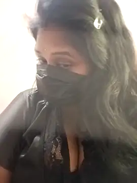 Snapshot of chaitara-reddy chatting on 10.12.25 chaitara-reddy online show from 10.12.25