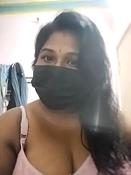 Snapshot of chaitara-reddy chatting on 10.19.25 chaitara-reddy online show from 10.19.25