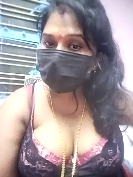 Snapshot of chaitara-reddy chatting on 10.24.25 chaitara-reddy online show from 10.24.25