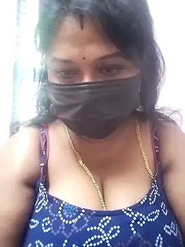 Snapshot of chaitara-reddy chatting on 10.29.25 chaitara-reddy online show from 10.29.25