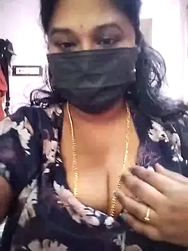 Snapshot of chaitara-reddy chatting on 11.03.25 chaitara-reddy online show from 11.03.25