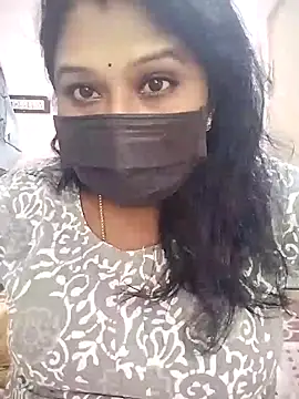 Snapshot of chaitara-reddy chatting on 12.15.25 chaitara-reddy online show from 12.15.25