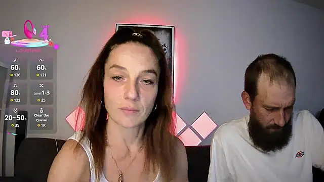 XBellaXundXUweX online show from 09.13.25