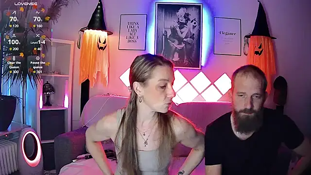 XBellaXundXUweX online show from 10.13.25