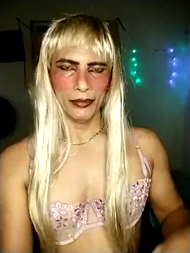 Snapshot of GerGina6 chatting on 12.21.25 GerGina6 online show from 12.21.25