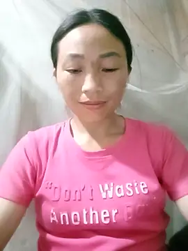 Snapshot of lucybaby00 chatting on 05.15.26 lucybaby00 online show from 05.15.26