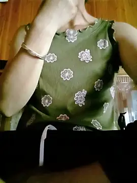 Snapshot of lucybaby00 chatting on 06.25.26 lucybaby00 online show from 06.25.26