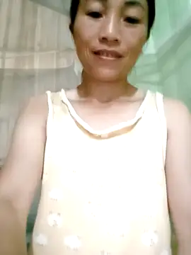 Snapshot of lucybaby00 chatting on 06.25.26 lucybaby00 online show from 06.25.26