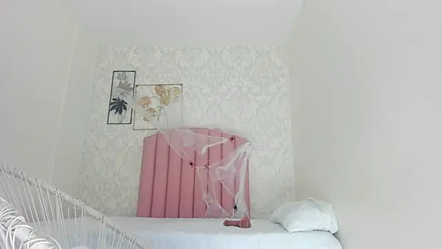 emy barnert online show from 10.19.25