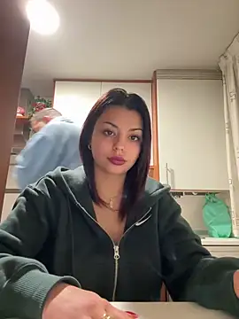 Snapshot of NoeliaGarcia17 chatting on 12.23.25 NoeliaGarcia17 online show from 12.23.25
