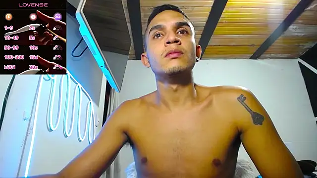 Angel latinboy online show from 01.17.25