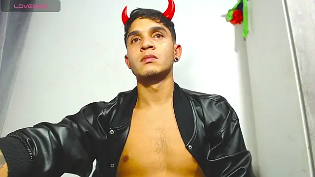 Angel latinboy online show from 10.10.25
