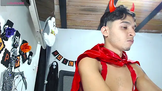 Angel latinboy online show from 10.31.25