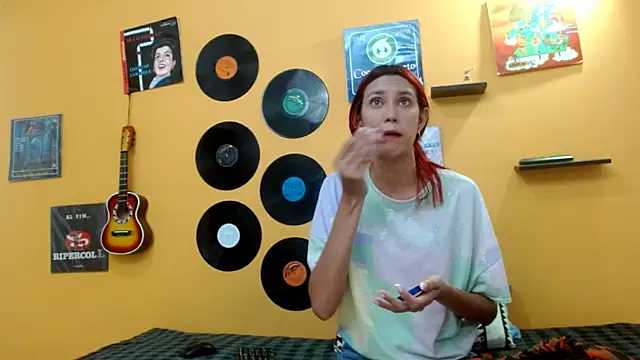 skinnyverus18 online show from 10.24.25