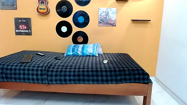 skinnyverus18 online show from 02.09.26