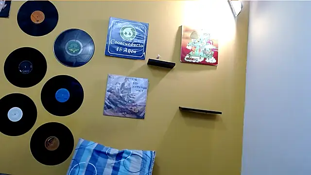 skinnyverus18 online show from 02.23.26