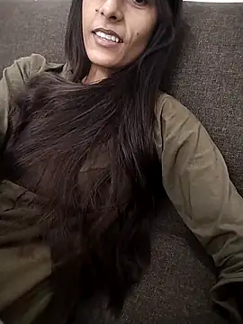 Snapshot of Your-muskan chatting on 10.10.25 Your-muskan online show from 10.10.25