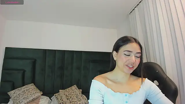 SaraWagner  online show from 10.29.25